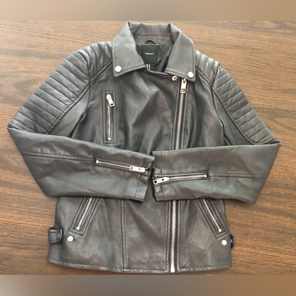 Forever 21, Size M